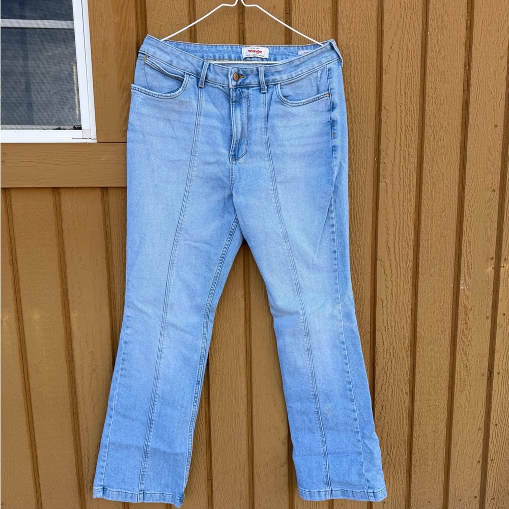 Wrangler Sky Blue seemed boot cut women’s jeans size 12/32